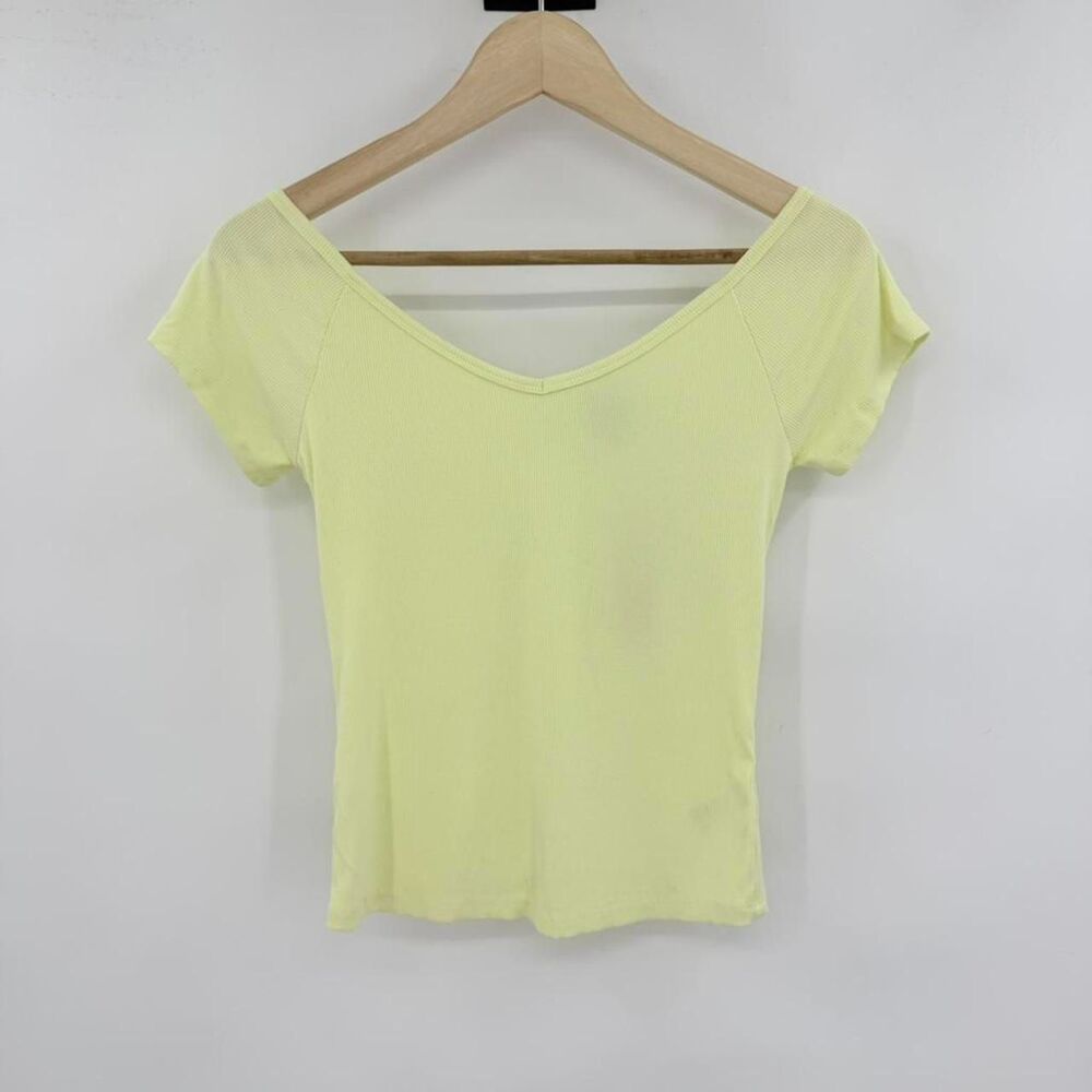 Wild Fable Womens XS Pale Yellow Ribbed V-Neck Raglan Short Sleeve Top Tee